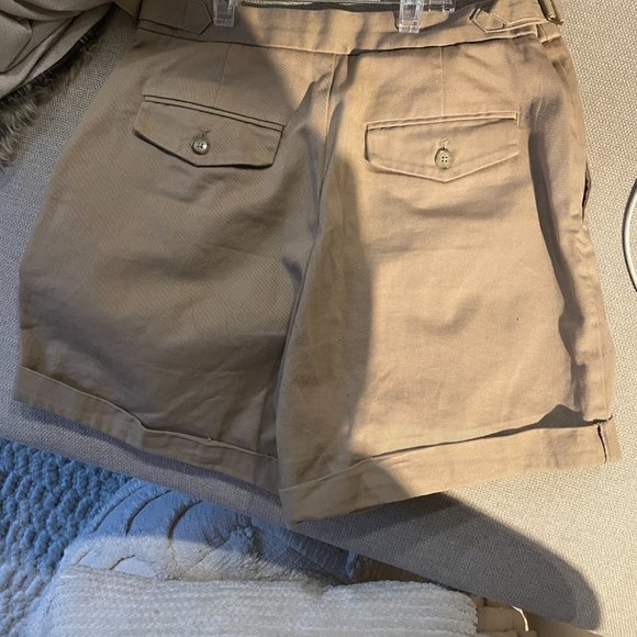 New Banana Republic 100% Cotton shorts - Picture 3 of 3